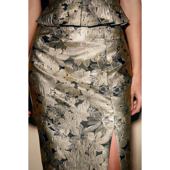 Lulu’s “Trophy Queen” Two-Piece Peplum Midi Dress - Picture 5 of 8